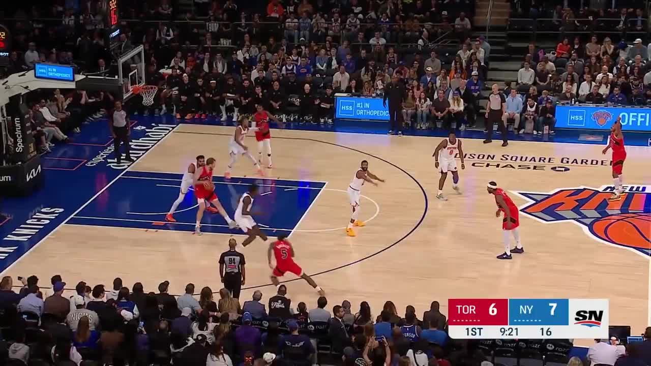 Jakob Poeltl with the And-1!