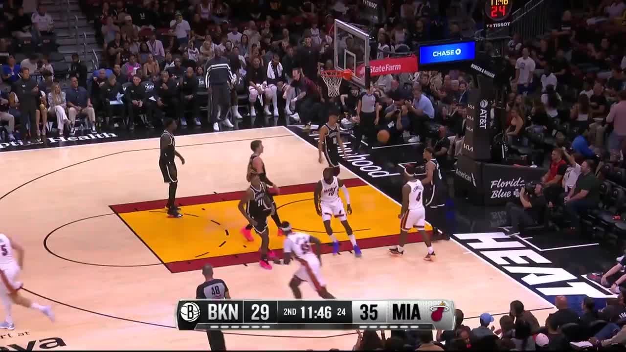 Tim Hardaway Jr. hammers it home