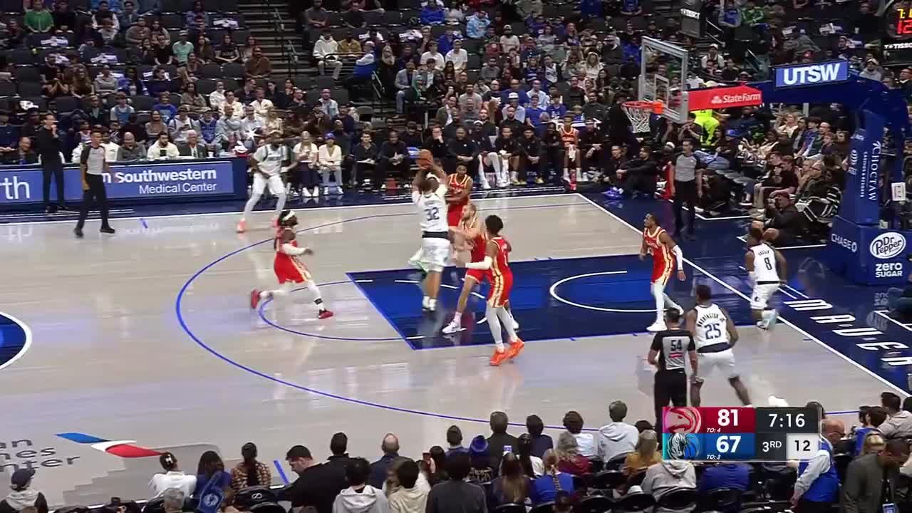 Jalen Johnson slams it home