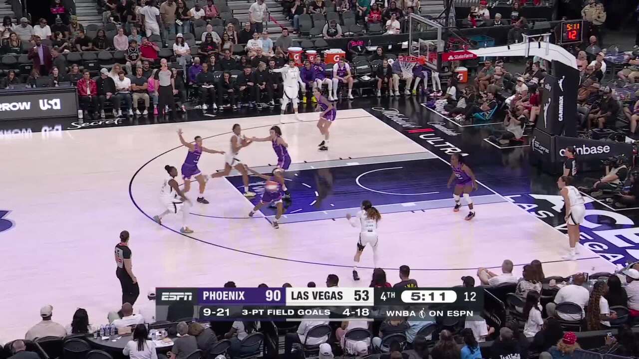 Chennedy Carter Top Points vs. Phoenix Mercury