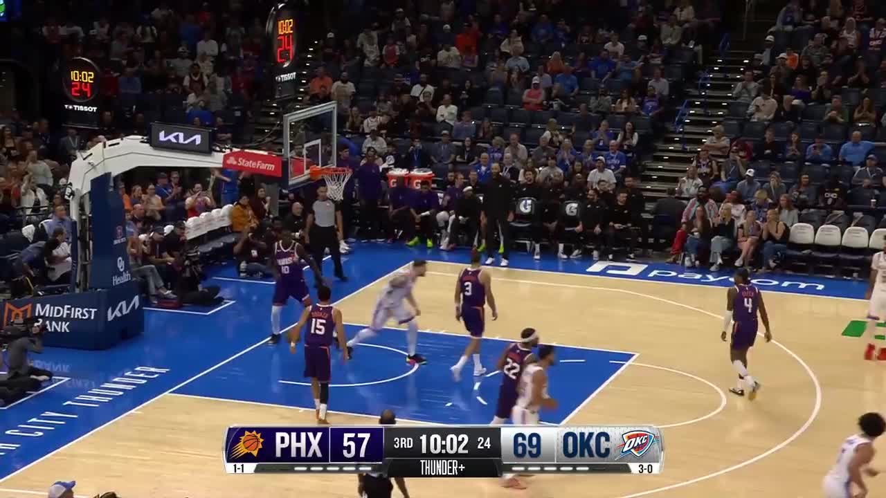 Isaiah Hartenstein throws it down!