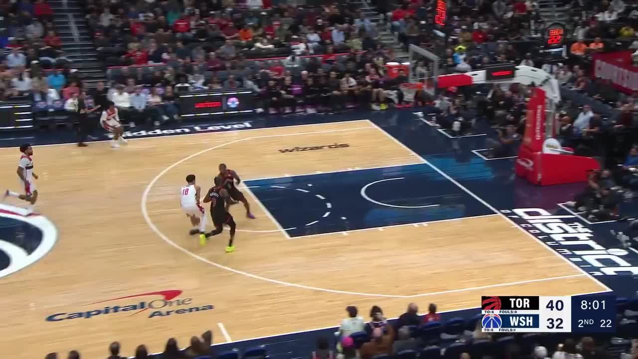 Deandre Ayton with the flush