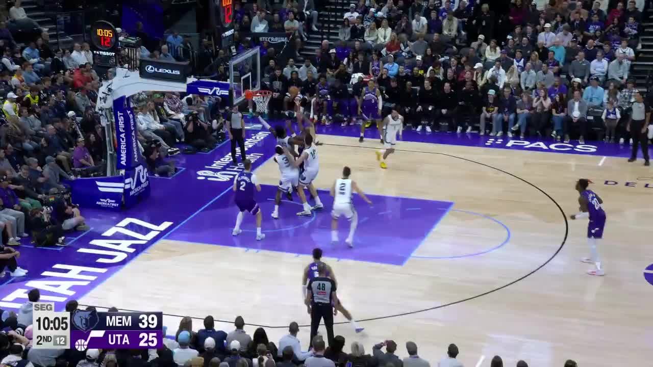 Darryn Peterson with the hoop & harm