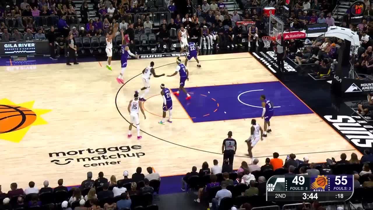 Collin Gillespie hits from way downtown