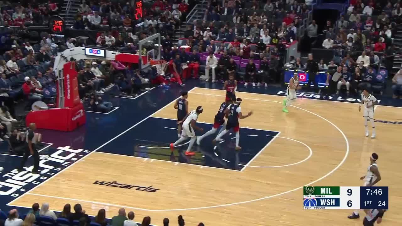 Anthony Davis throws it down!