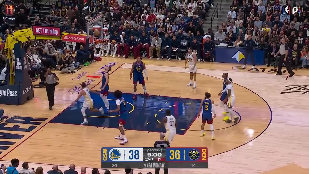 Stephen Curry finishes through contact