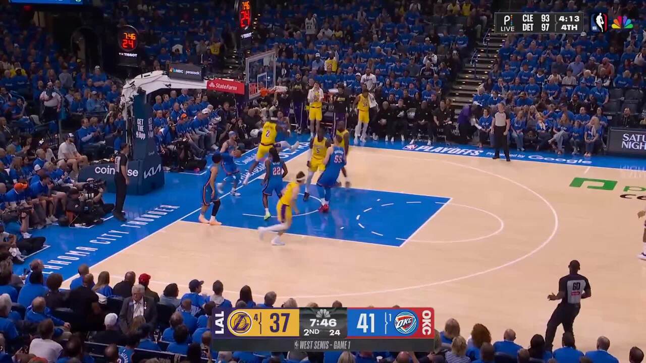 Jarred Vanderbilt rocks the rim