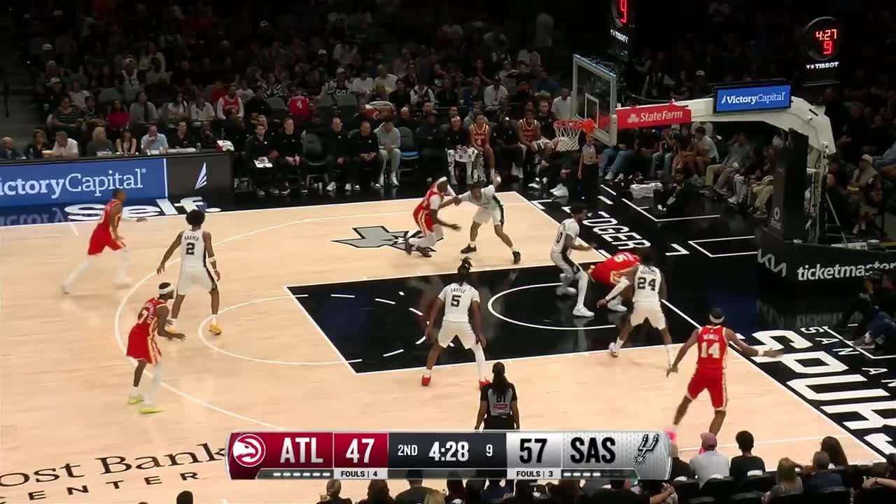 Asa Newell throws it down!