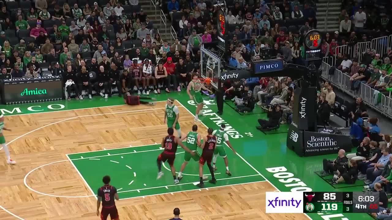 Jordan Hawkins with the hoop & harm
