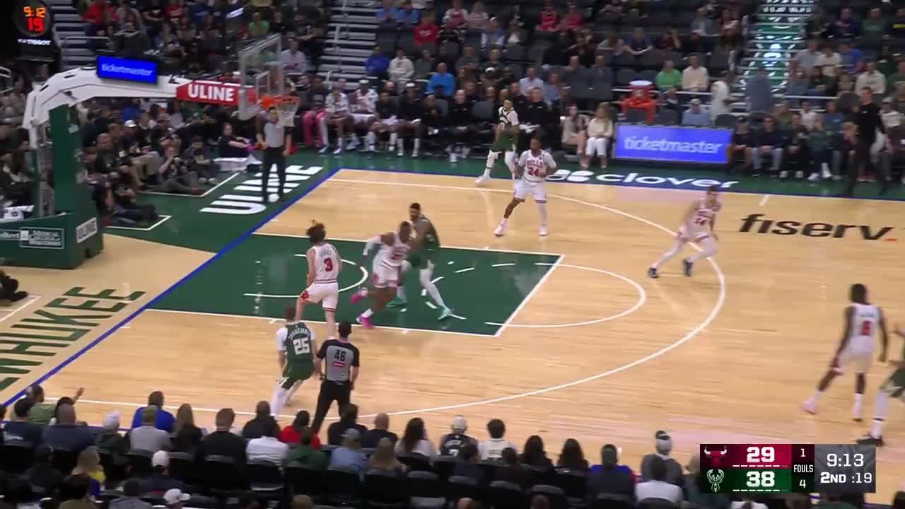 Matas Buzelis with the flush