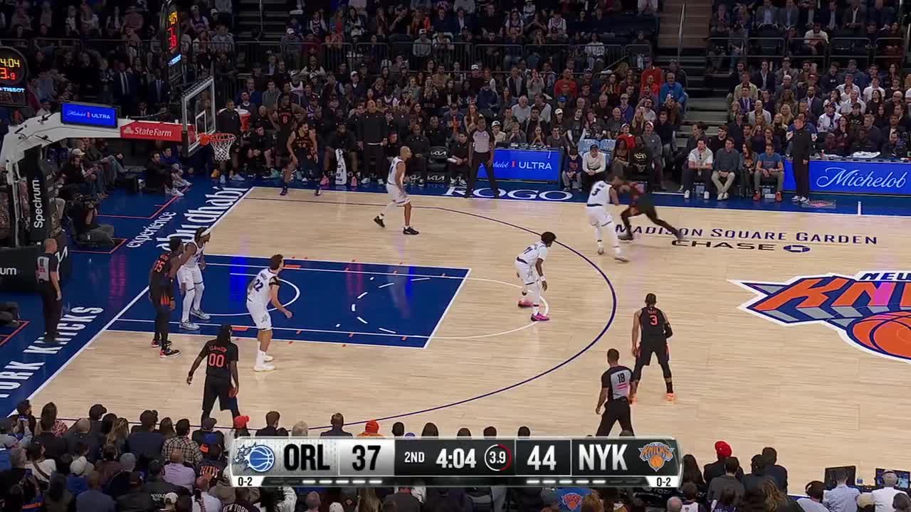 Desmond Bane sends the shot away