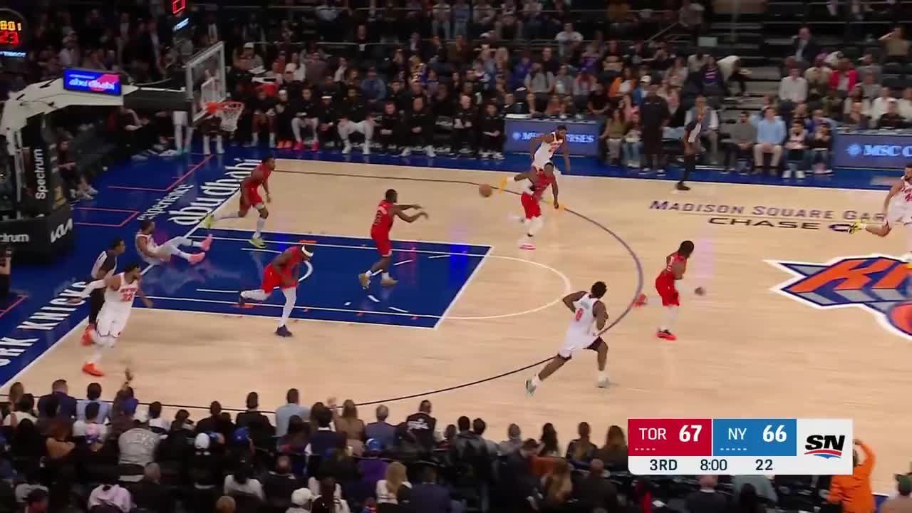 Collin Murray-Boyles rises up and throws it down