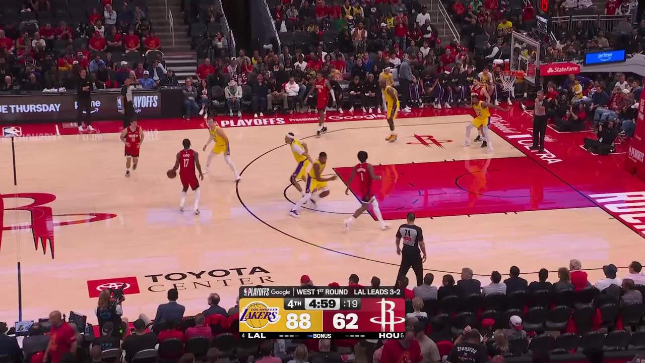 Reed Sheppard dials from long distance