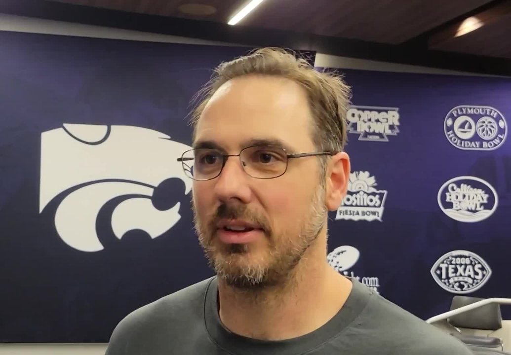カンザス州立大学フットボール部のタイトエンドコーチ、ブライアン・レパックが自身のポジショングループについて語る