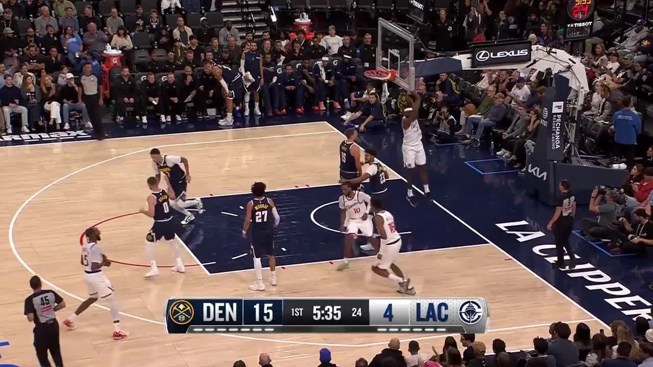 Isaiah Jackson throws it down!