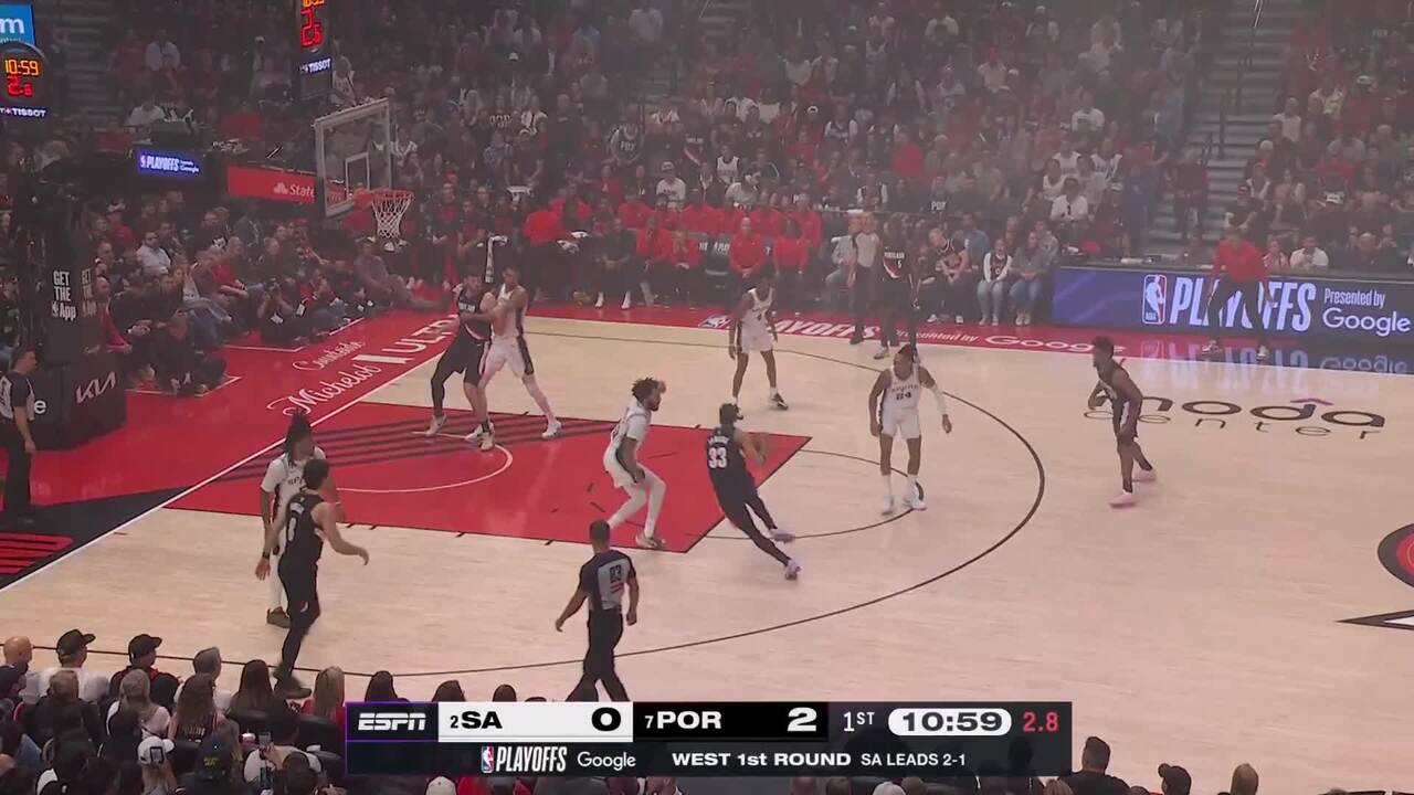 Toumani Camara with the 2 Pt