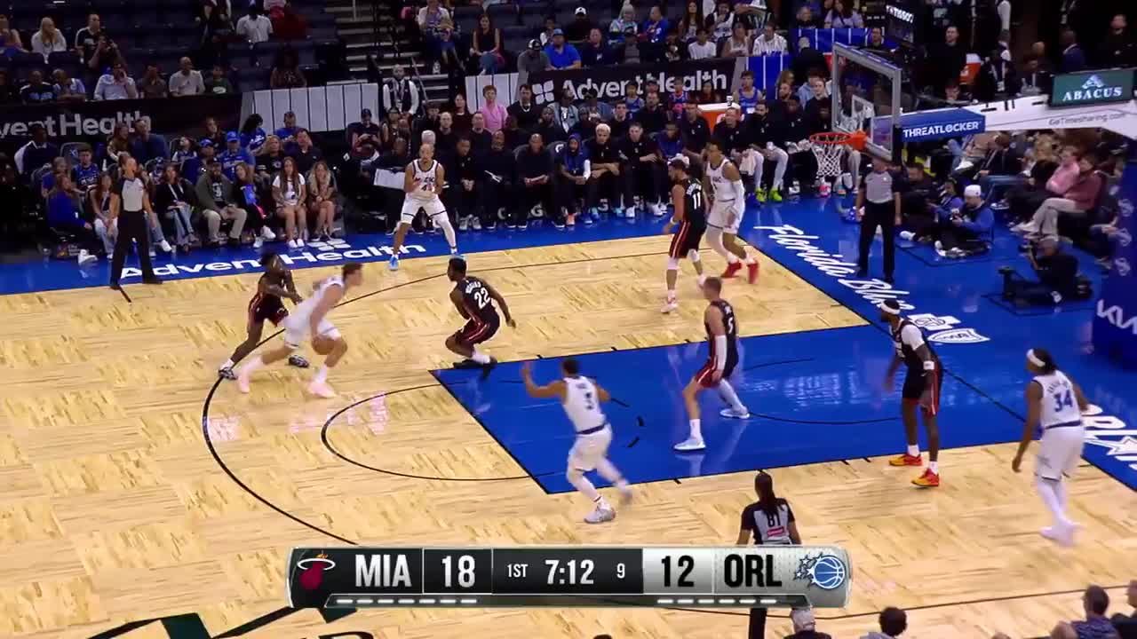 Paolo Banchero with the flush