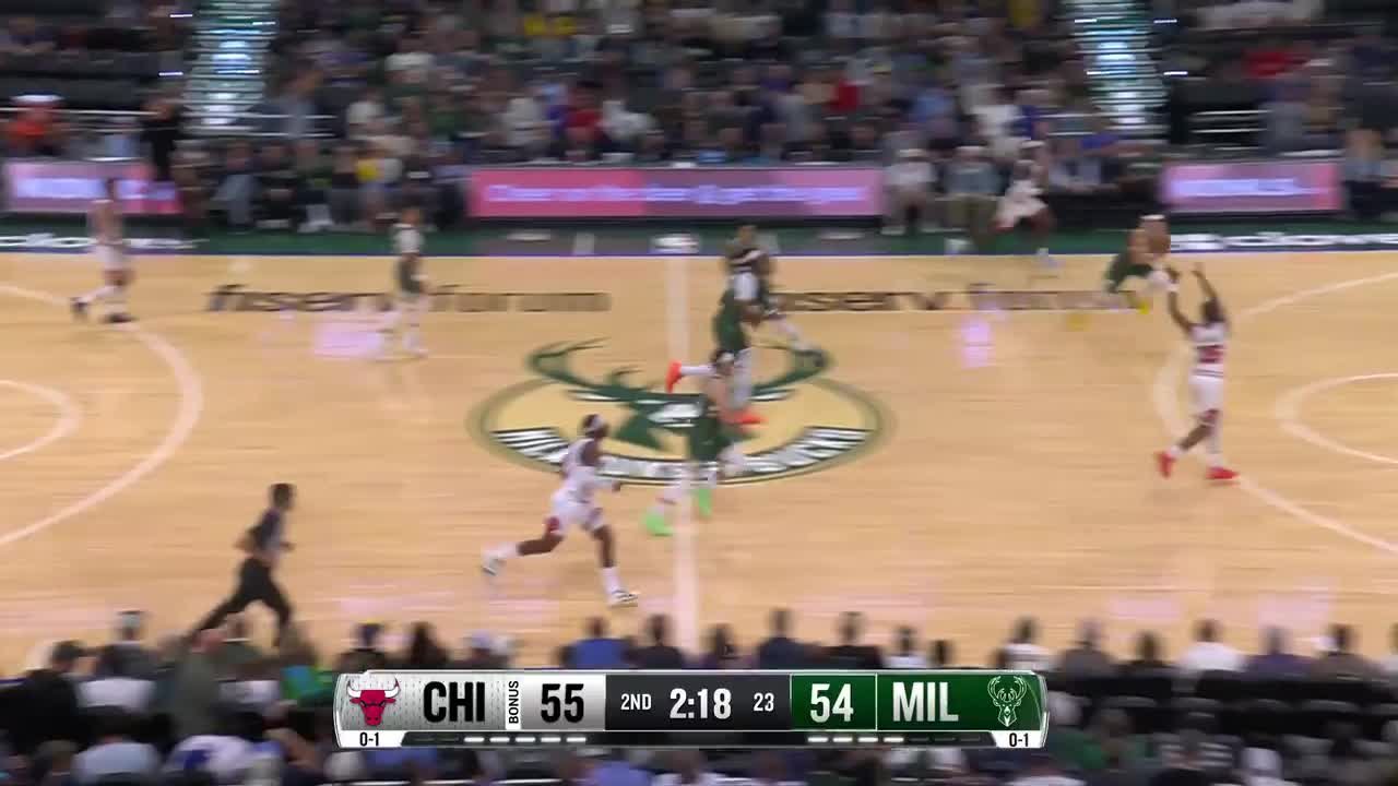 Milwaukee Bucks vs. Chicago Bulls - Game Highlights