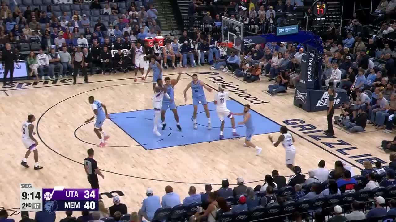 Darryn Peterson scores and draws the foul