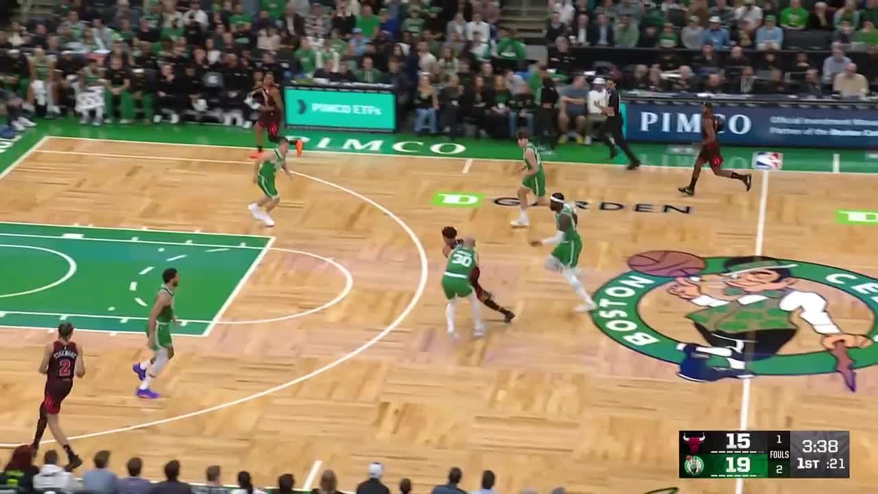 Buddy Hield dials from long distance