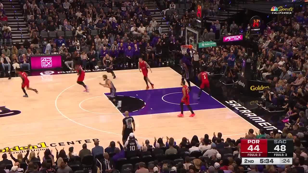 Precious Achiuwa throws it down!