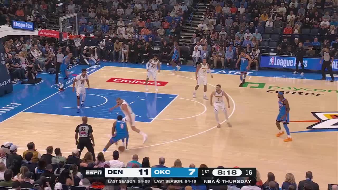 Isaiah Hartenstein throws down the alley-oop!