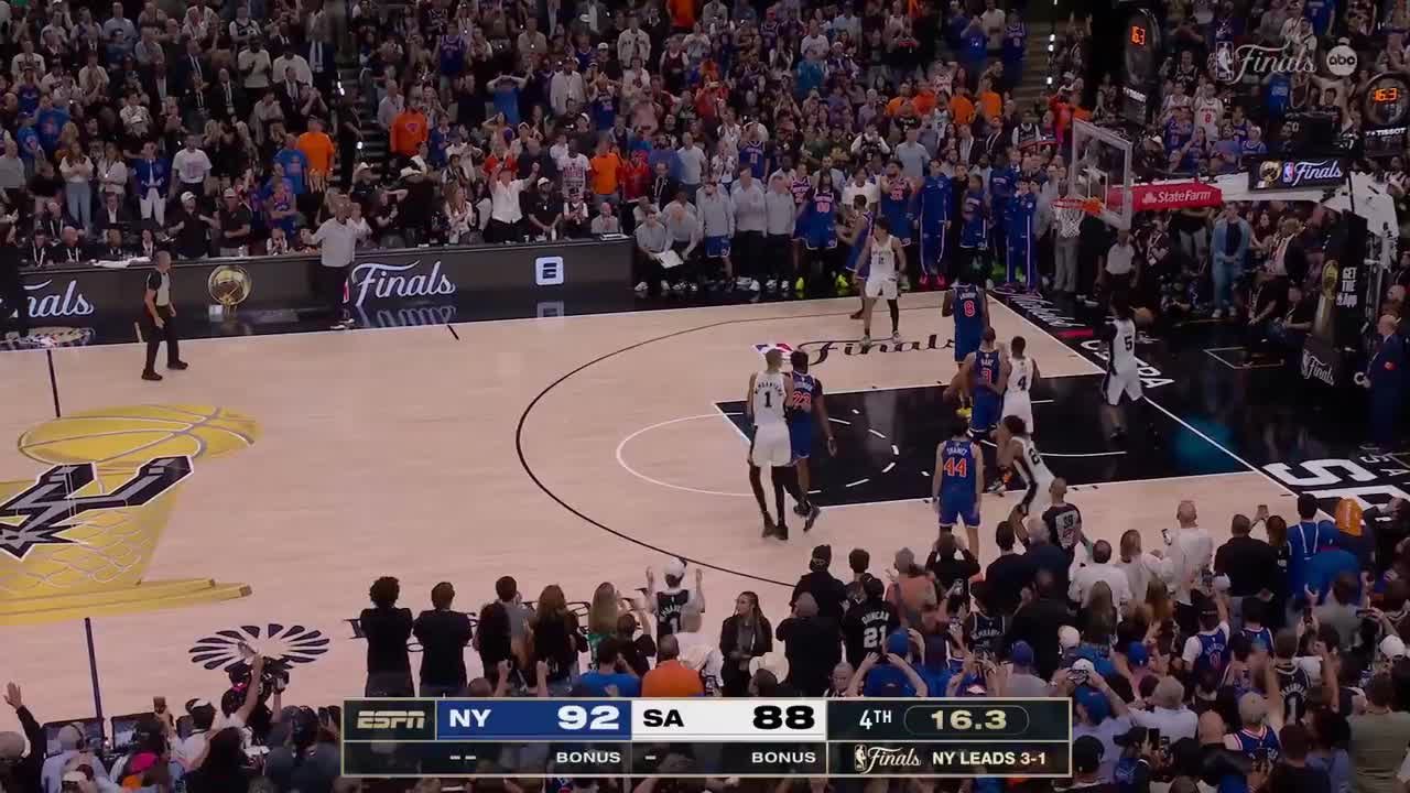 Stephon Castle rises up and throws it down