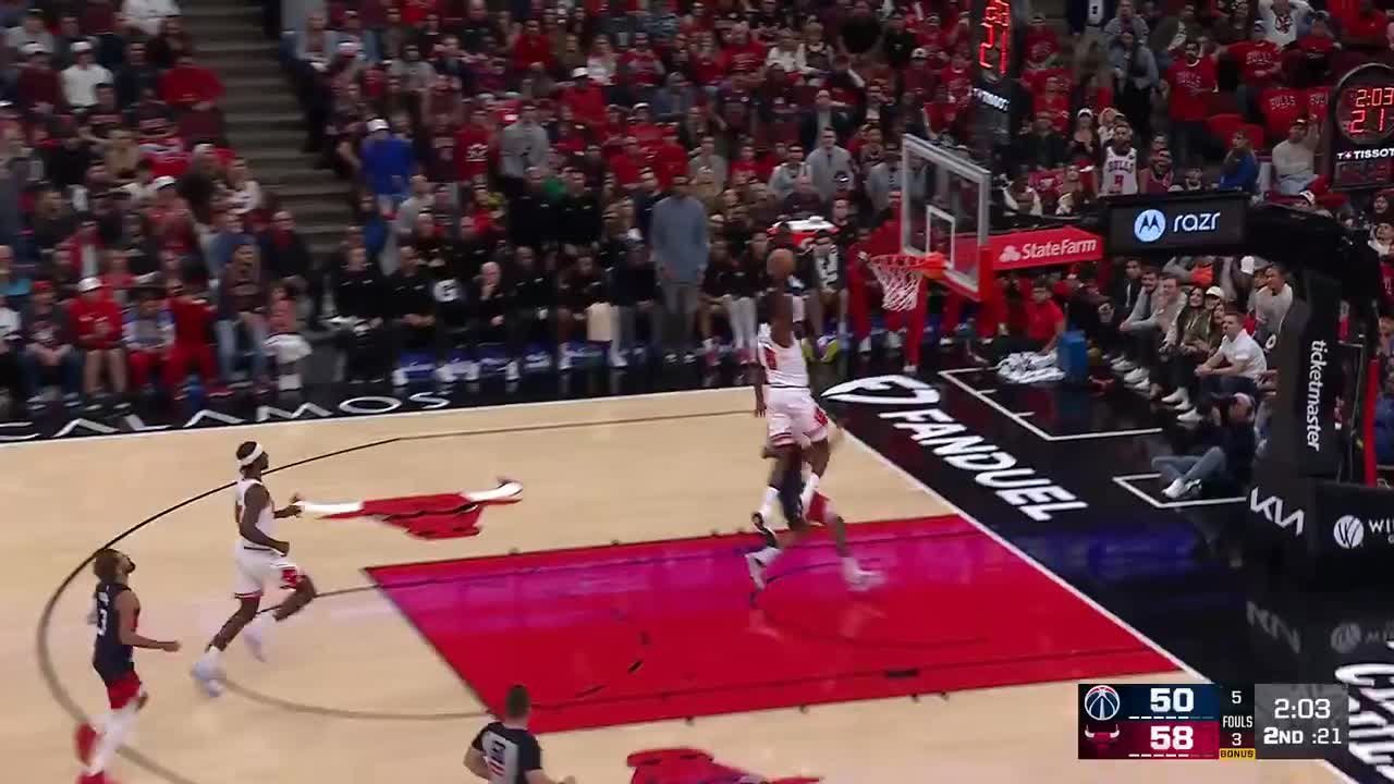 Buddy Hield with the nice feed