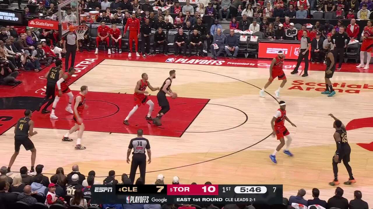 Dean Wade with the 2 Pt