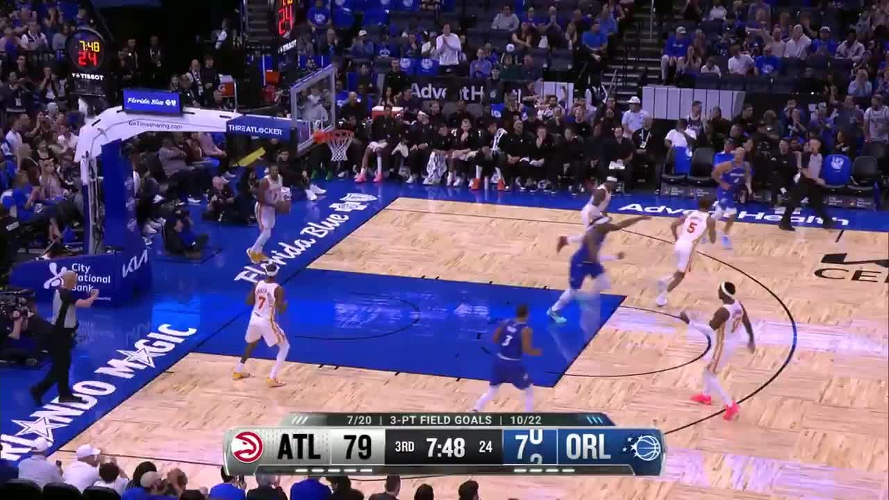 Wendell Carter Jr. goes up to get it and finishes the oop