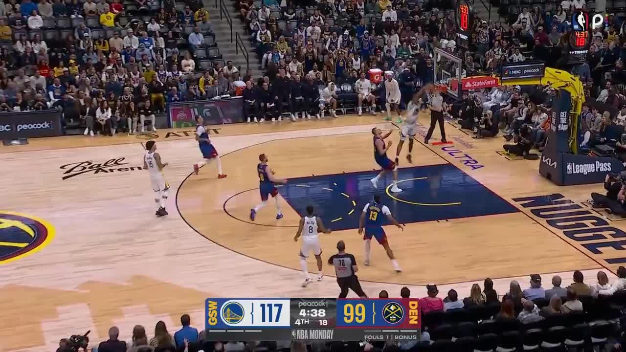 Yaxel Lendeborg slams home the alley-oop