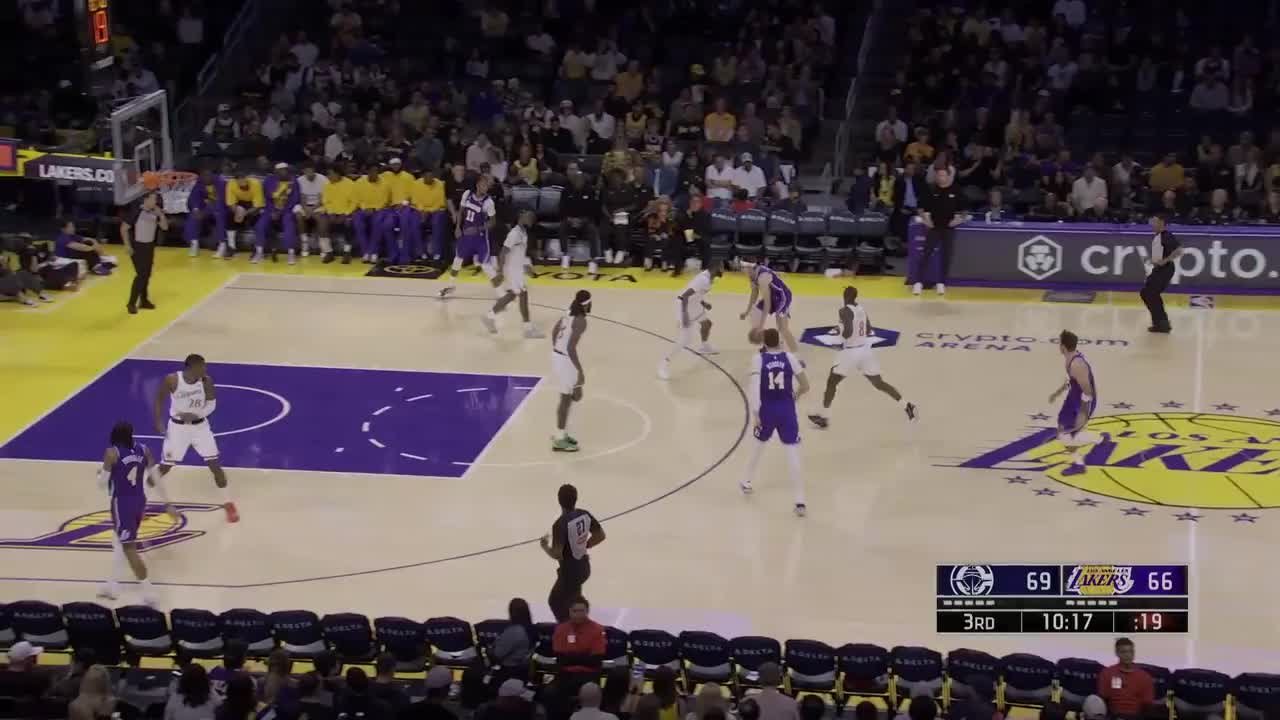 Austin Reaves with the 2 Pt