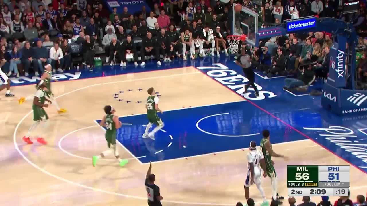 Kentavious Caldwell-Pope sinks it from downtown