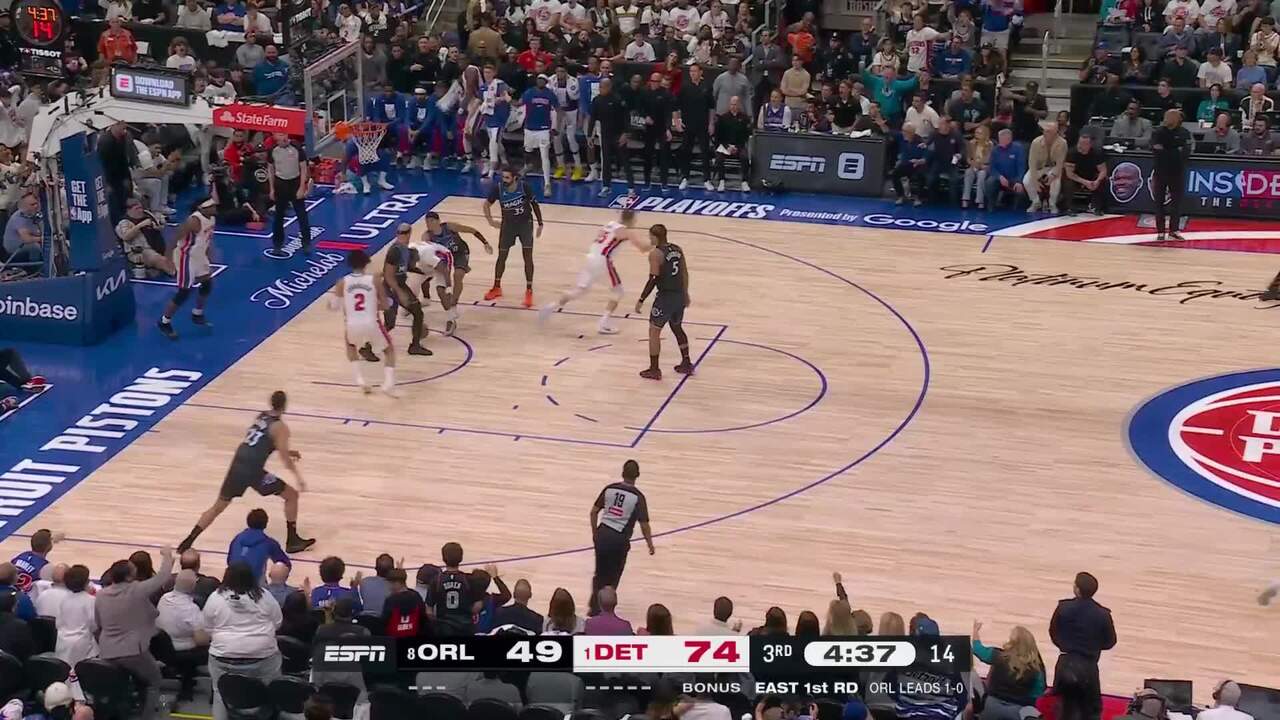 Isaiah Stewart sends the shot away