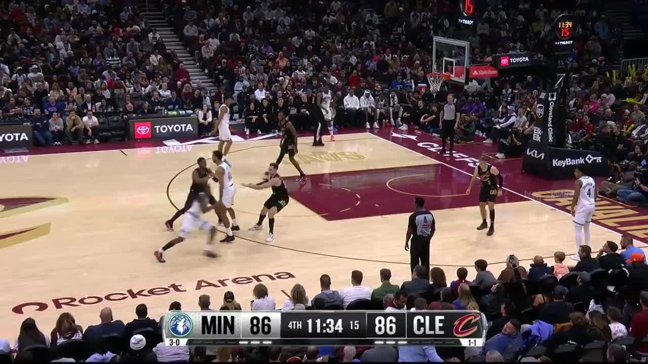 Ayo Dosunmu with the flush