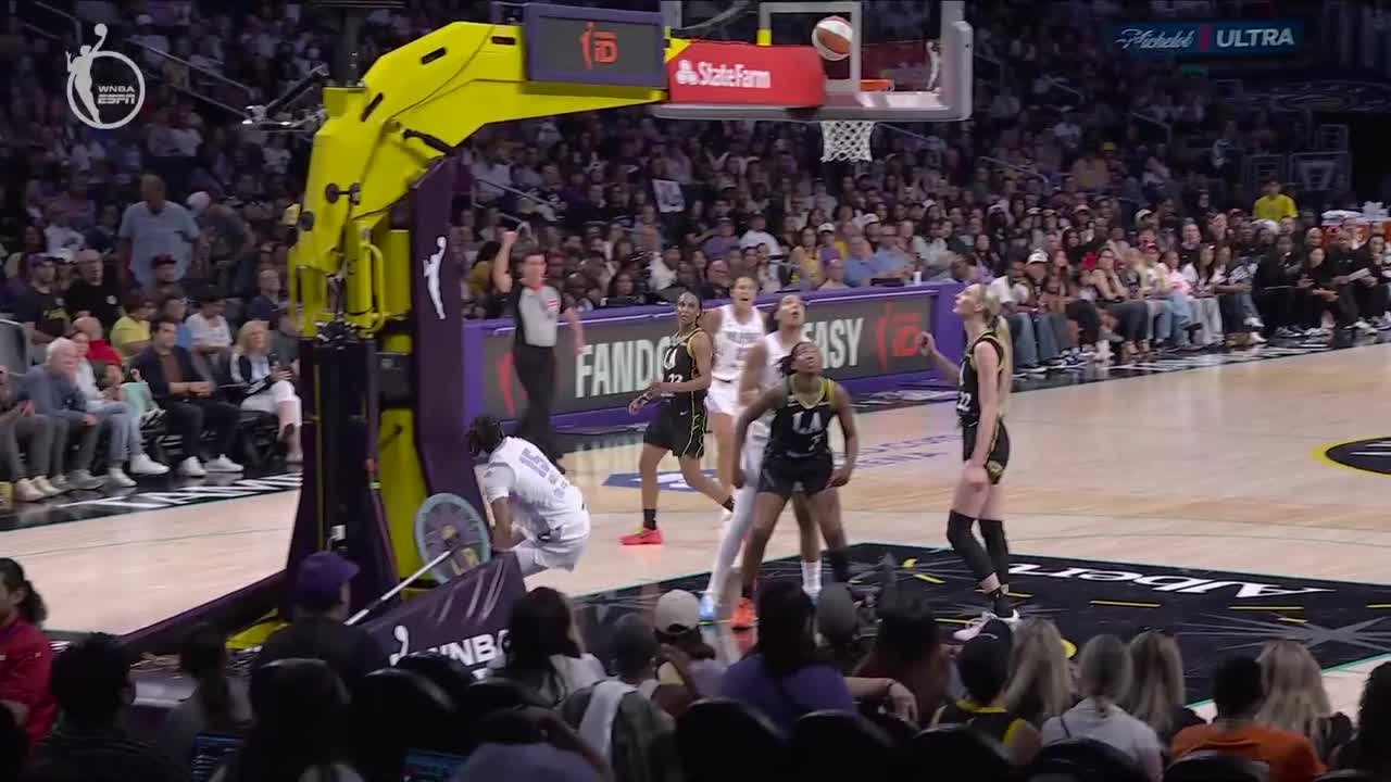 Tiffany Hayes Top Points vs. Los Angeles Sparks