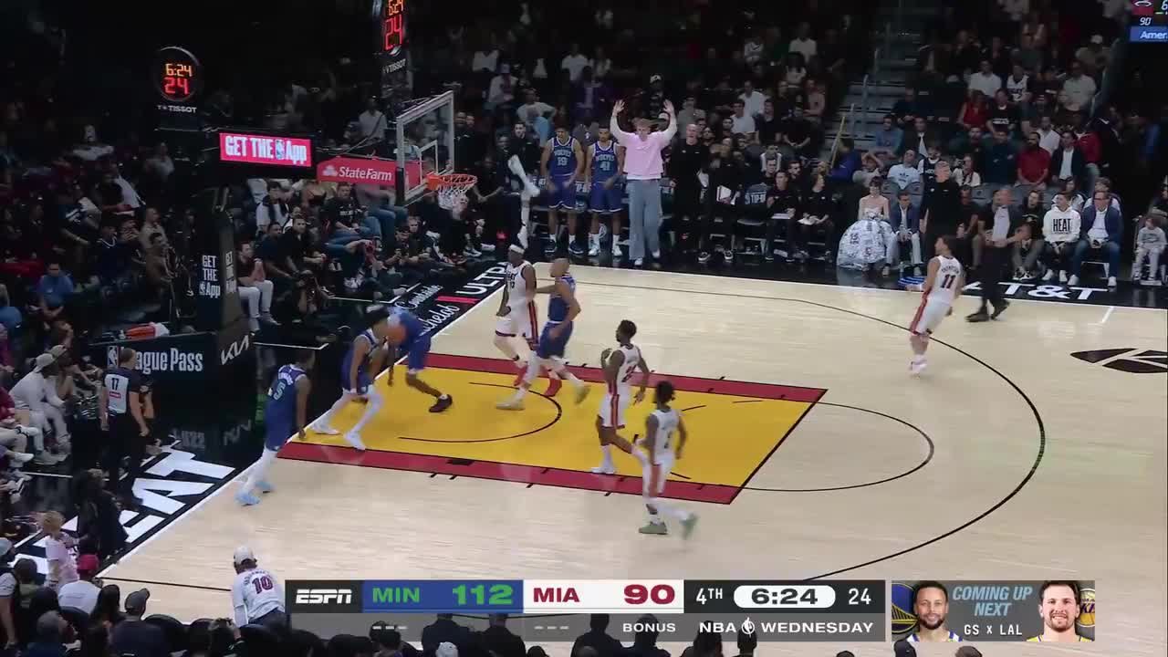 Jaden McDaniels with the big dunk
