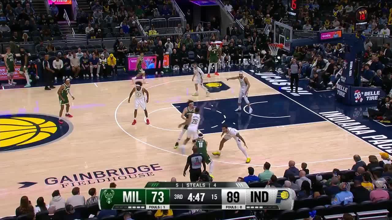 Tyler Herro hits from way downtown