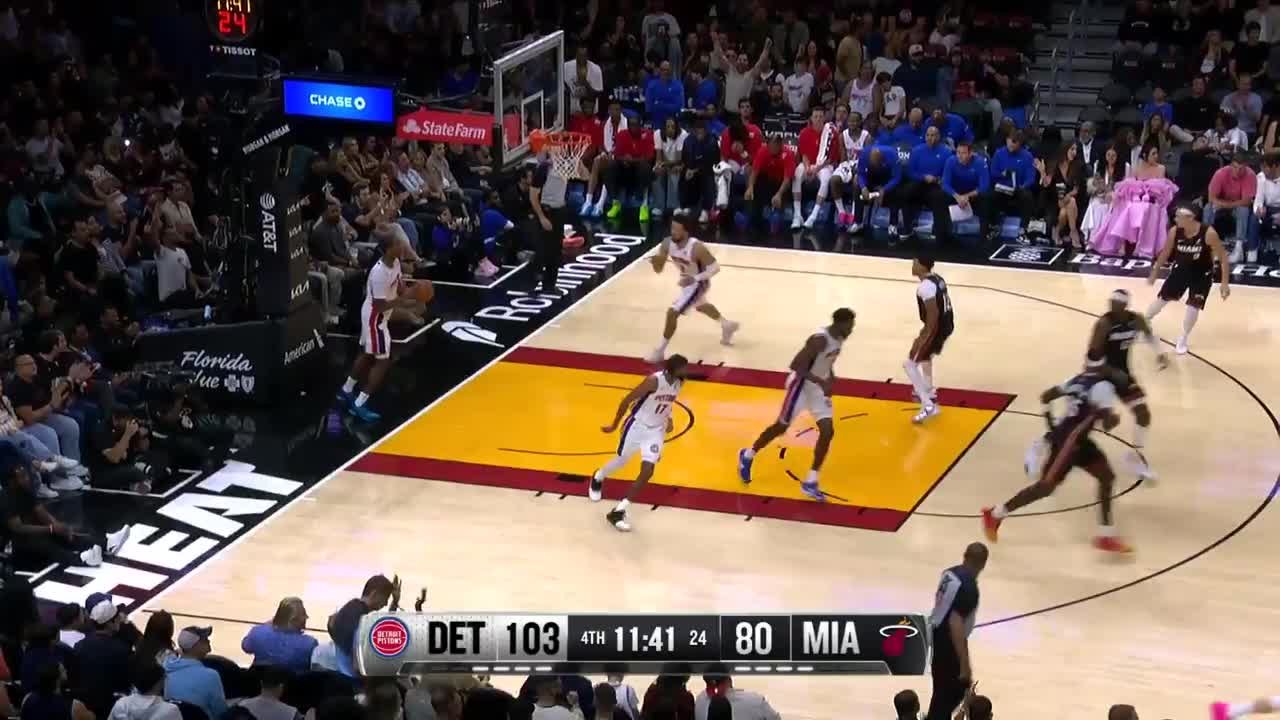 Tim Hardaway Jr. drills the trey