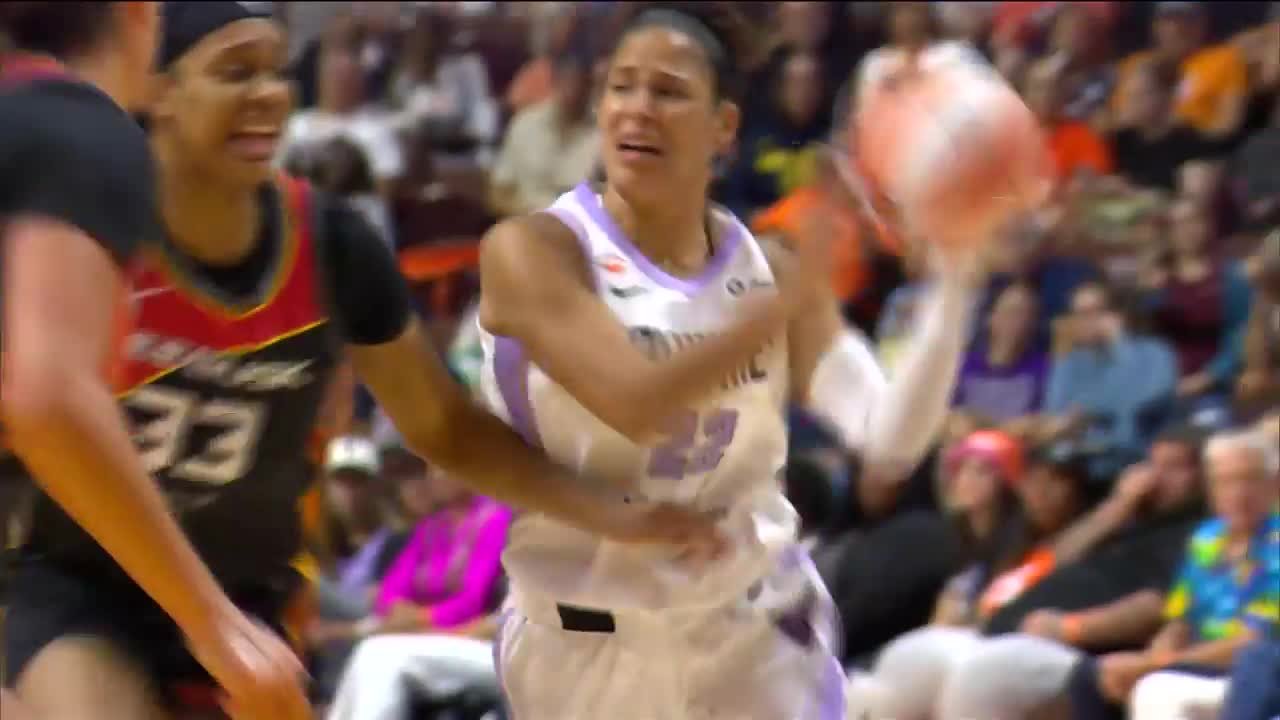 Cecilia Zandalasini Top Points vs. Connecticut Sun