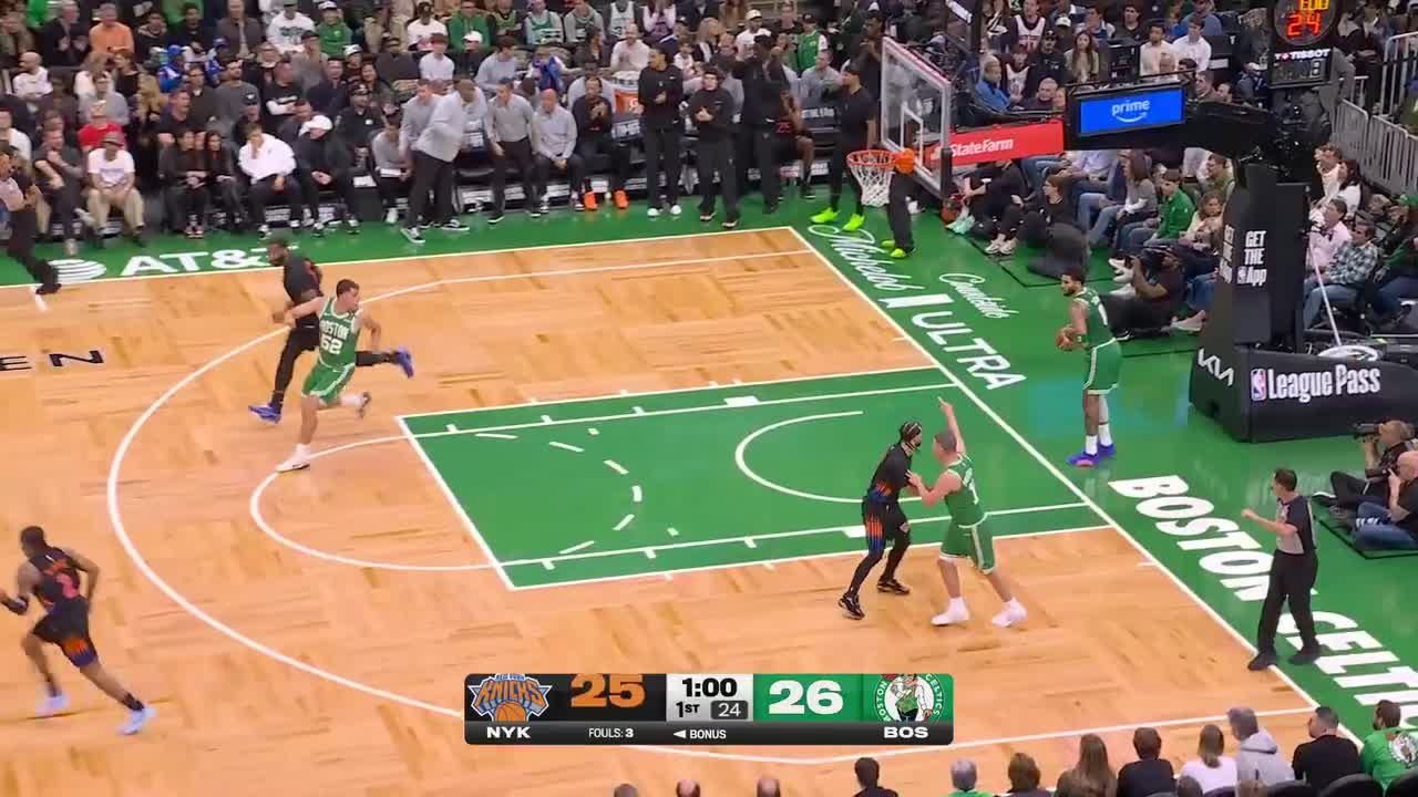 Andre Drummond rises up and throws it down