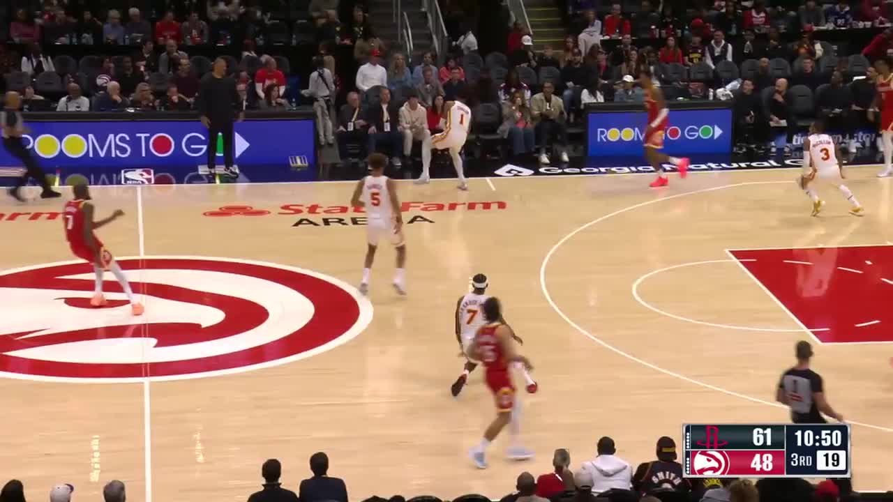 Nickeil Alexander-Walker rocks the rim