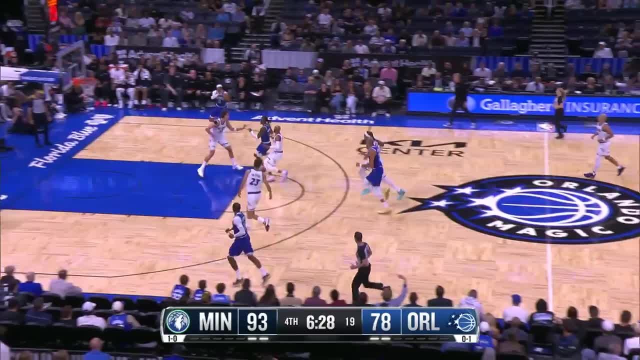 Jaden McDaniels hammers it home