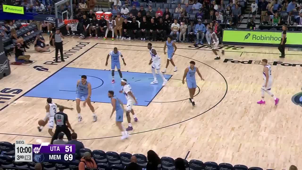 Keyonte George throws it down!