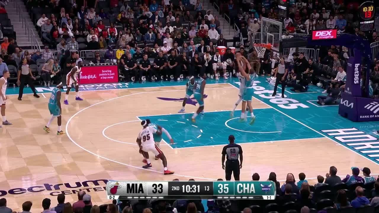 Giannis Antetokounmpo finishes through contact