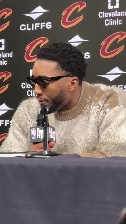 Donovan Mitchell reflects on Cavs rookie Meleek Thomas' NBA debut. Video