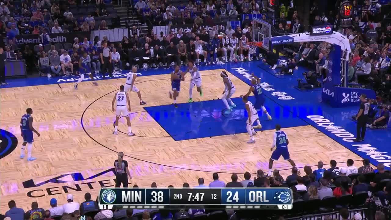 Rudy Gobert throws down the alley-oop!