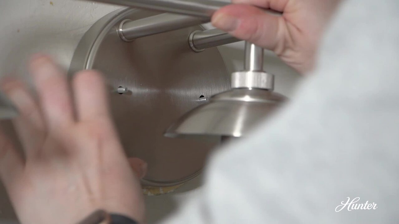 Hunter - Rossmoor 20.5 in. 3-Light Luxe Gold Vanity Light with Clear Glass Shades