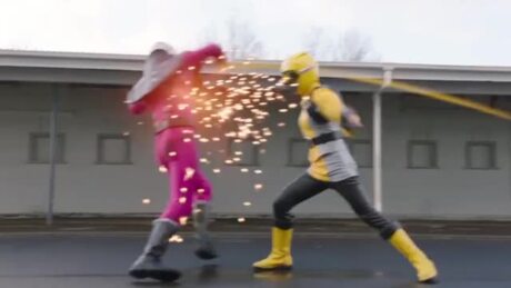 Power Rangers Beast Morphers -  Weapons Compilation