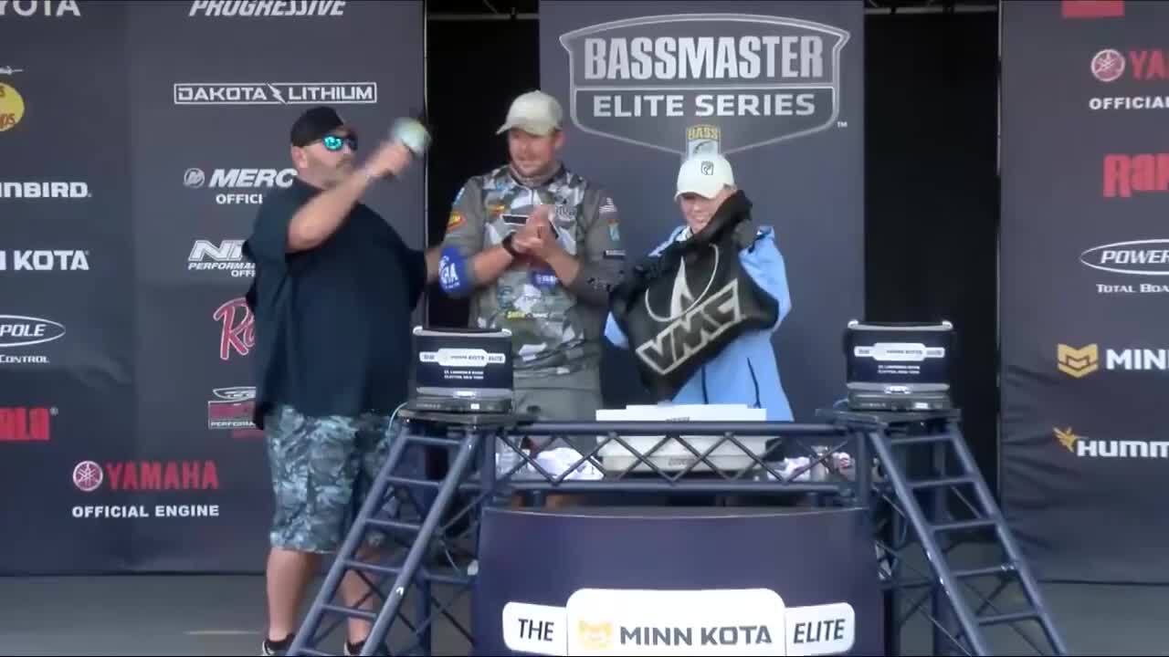 Walters catches 28 pounds, 5 ounces and takes Day 3 lead at St. Lawrence -  Bassmaster